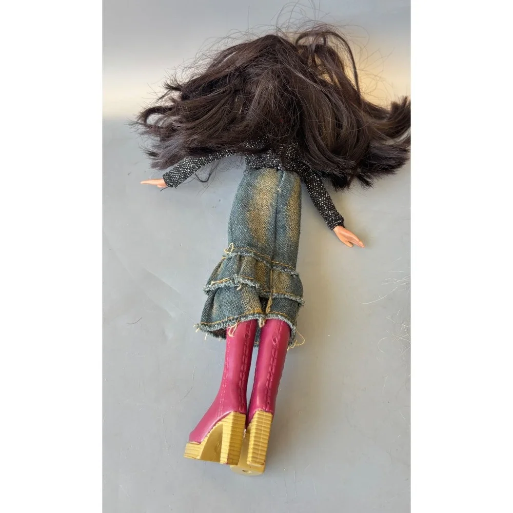 Bratz Sasha Doll 2001 MGA Entertainment Black Shimmer Top Denim Skirt Pink Boots